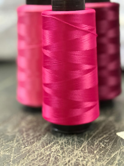 Hilo overlock  Duralon Tex 17 (150/1 ) 100% poliéster — blanco y variedad de colores